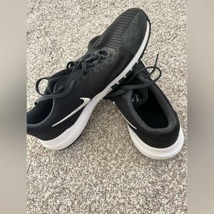 Men’s Black Nike shoes